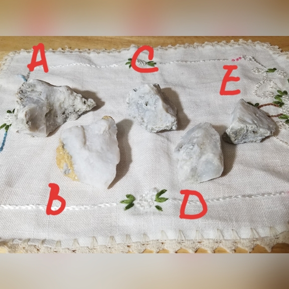 Rough Chalcedony and Quartz from Illinois - Picture 8 of 8